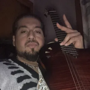Jose - Guitar tutor - Chicago