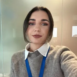 Raluca - Profesor de matematică - Alimpești