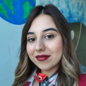 Hatice Şevval - Türkçe öğretmeni - 