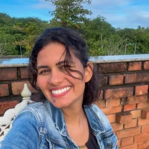 Alana - Prof de biologia - Juara