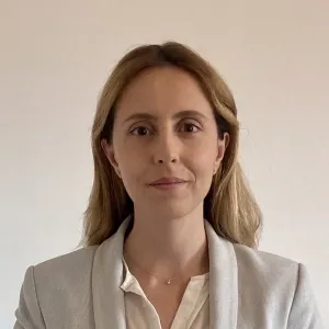 Inês - Prof de direito internacional - Lisboa