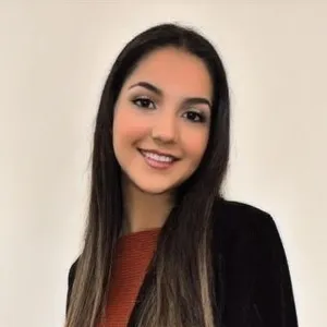 Nola - Guitar tutor - Sydney