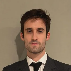 Hugo - professeur de droit des affaires - Paris