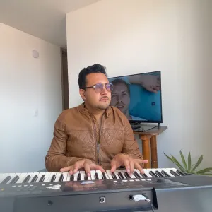 Michael - Profe de piano - Bogotá