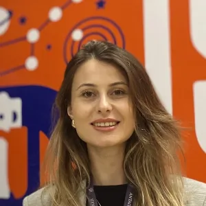 Ezgi - Fen bilimleri öğretmeni - 