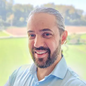 Emanuele - Biologielehrer - Bern