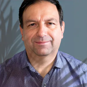 Julio Cesar - Profesor de matemática - Puerto Varas