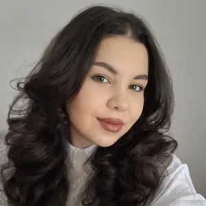Patricia - Profesor de biologie - Reșița