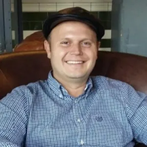 Daniel - Profesor de filozofie - București