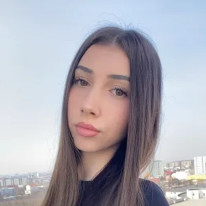Nicole - Profesor de pregătire pentru bacul la istorie - Năvodari