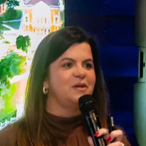 Aline - Prof de recepcionista - Belém