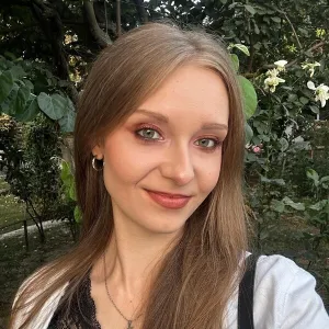 Alexandra-Mihaela - Profesor de Engleză - Horia