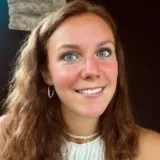 Julia - Piano tutor - River Valley