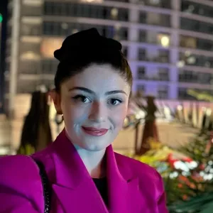Özge - İngilizce öğretmeni - 