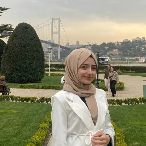 Miray - Arapça öğretmeni - İstanbul