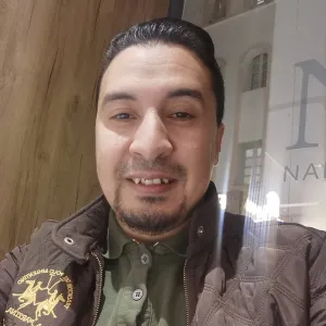 Hicham - Prof d'économie - Meknès