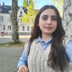Yara - Englischlehrerin - Trier