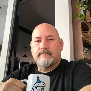 Miguel - Profesor de diseño gráfico - Guanajuato