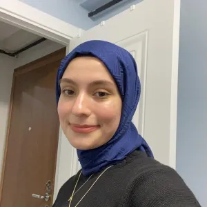 Zeynep - Arapça öğretmeni - İstanbul
