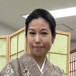 Midori - 教授 日本語 - 東京