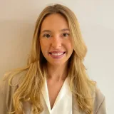 Nazaret - profesor de comprensión oral en Español - Granada