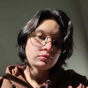 Júlia - Prof de expressão oral - inglês - Alegrete