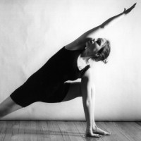 Maestra de Reiki: terapias (en sala y a domicilio) y formaciones en Madrid. Terapeuta energética, profesora de Yoga y Meditación.