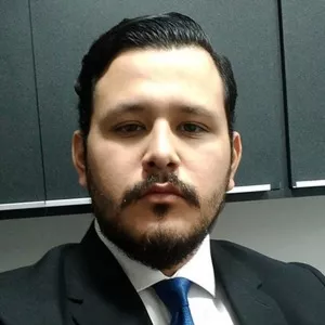 Emmanuel - Profe de derecho civil - León