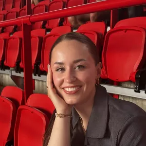 Julia - Lehrkraft für Englisch - Kassel