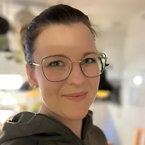 Leni - Computer programming tutor - Winnipeg