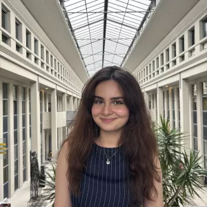 Sarah - Prof de maths - Segré