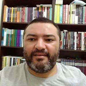 Antonio - Professor de filosofia - Natal