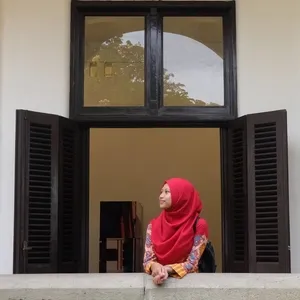 May Ratih Bintang - Guru matematika - Surakarta