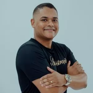 Wallace - Professor de administração - Linhares