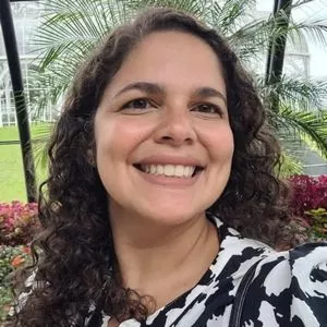 Danielle - Professor de biologia - Paraty
