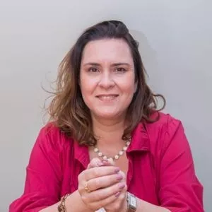 Julia - Professor de administração - Santana de Parnaíba