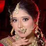 Sayra - Make-up teacher - New Delhi