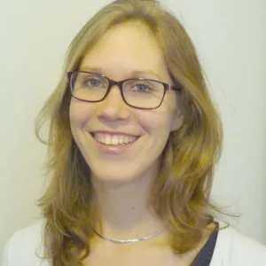 Charlotte - Prof de physique - Ottignies-Louvain-la-Neuve