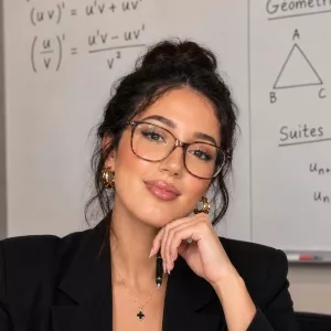 Yousra - professeur de mathématiques - Lille