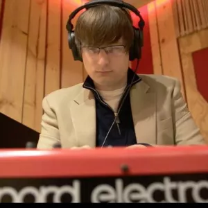 Andrew - Piano teacher - Aurora