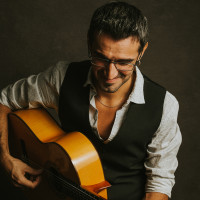 Clases de Guitarra Flamenca ONLINE Profesor diplomado por la Fundación Cristina Heeren