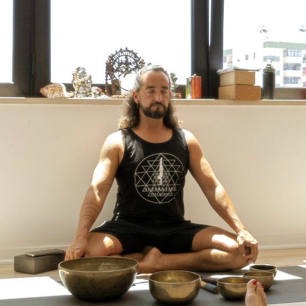 Yoga aulas personalizadas aos seus objectivos, ou em grupo. Lisboa, Oeiras, Cascais, Sintra.