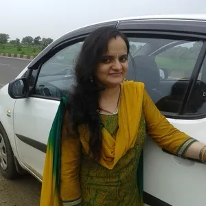 Aditi - Commerce tutor - Pune