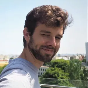 Jean - Prof d'économie - Paris