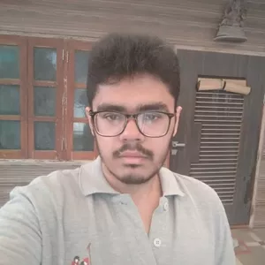 Chaitanya - Physics teacher - Ahmedabad