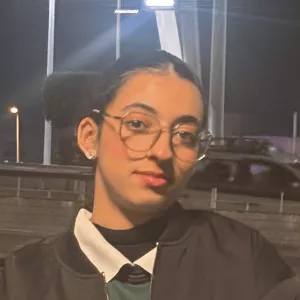 Salma - professeur de mathématiques - 
