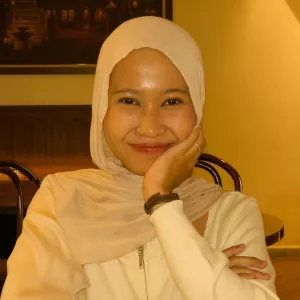 Eny - Guru hukum perdata - Malang