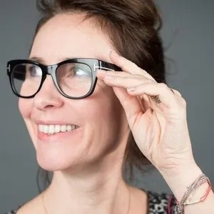 Lou - Prof de couture - Paris