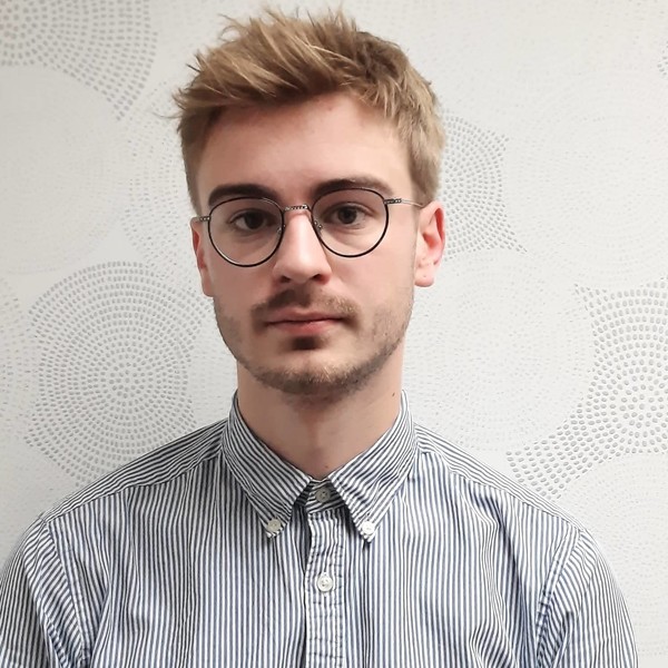 Étudiant en dernière année de régendat en sciences naturelles. Biologie, chimie, physique. Toujours souriant et motivé !