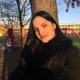 Loubna - Prof de psychologie positive - Mons